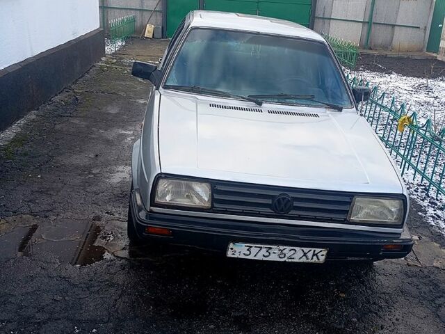 Серый Фольксваген Джетта, объемом двигателя 1.8 л и пробегом 400 тыс. км за 1150 $, фото 1 на Automoto.ua