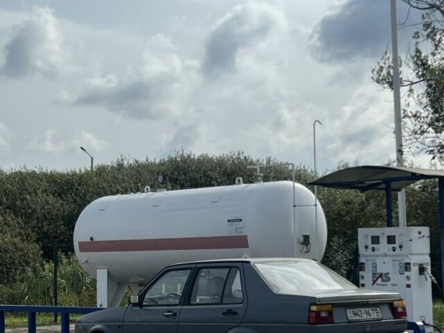 Сірий Фольксваген Джетта, об'ємом двигуна 1.8 л та пробігом 570 тис. км за 550 $, фото 1 на Automoto.ua