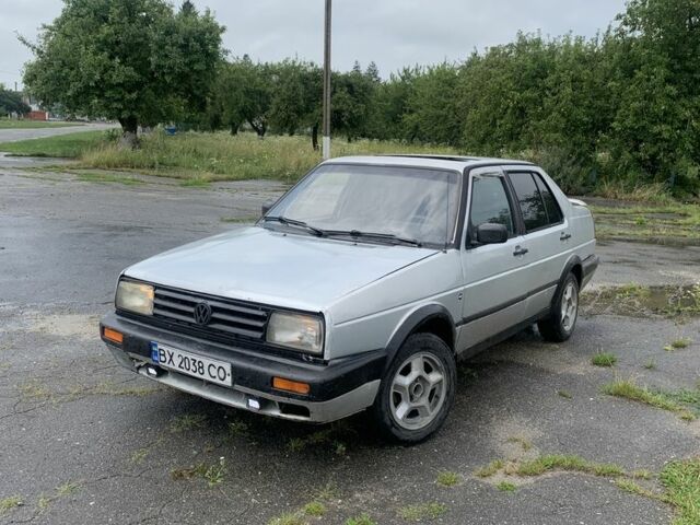 Серый Фольксваген Джетта, объемом двигателя 1.8 л и пробегом 300 тыс. км за 900 $, фото 1 на Automoto.ua