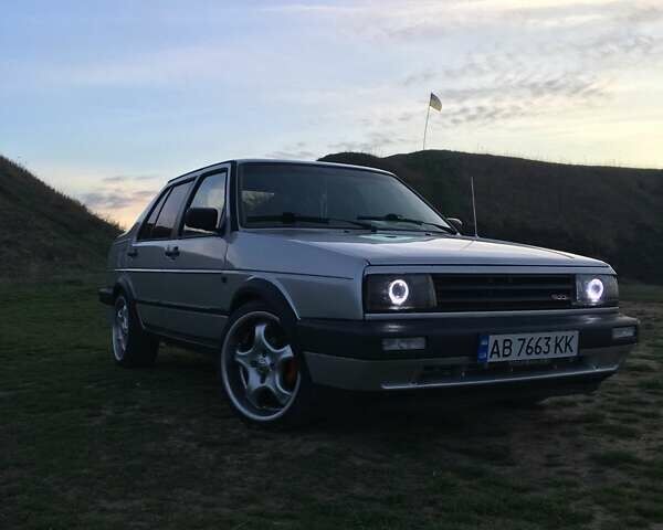 Серый Фольксваген Джетта, объемом двигателя 1.6 л и пробегом 250 тыс. км за 2600 $, фото 1 на Automoto.ua