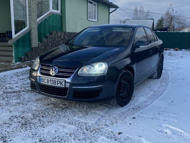 Серый Фольксваген Джетта, объемом двигателя 1.6 л и пробегом 230 тыс. км за 5500 $, фото 1 на Automoto.ua