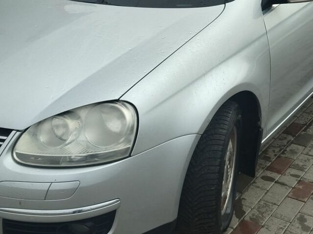 Сірий Фольксваген Джетта, об'ємом двигуна 2 л та пробігом 290 тис. км за 4900 $, фото 1 на Automoto.ua