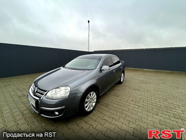 Серый Фольксваген Джетта, объемом двигателя 1.6 л и пробегом 269 тыс. км за 4400 $, фото 1 на Automoto.ua