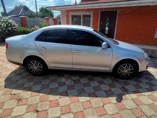 Серый Фольксваген Джетта, объемом двигателя 1.6 л и пробегом 0 тыс. км за 6900 $, фото 1 на Automoto.ua