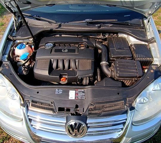 Серый Фольксваген Джетта, объемом двигателя 1.6 л и пробегом 192 тыс. км за 5999 $, фото 1 на Automoto.ua