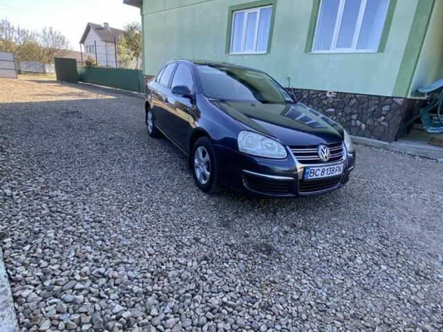 Серый Фольксваген Джетта, объемом двигателя 1.6 л и пробегом 227 тыс. км за 5500 $, фото 1 на Automoto.ua