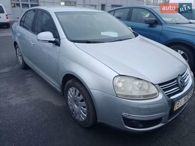 Сірий Фольксваген Джетта, об'ємом двигуна 1.6 л та пробігом 148 тис. км за 4100 $, фото 1 на Automoto.ua