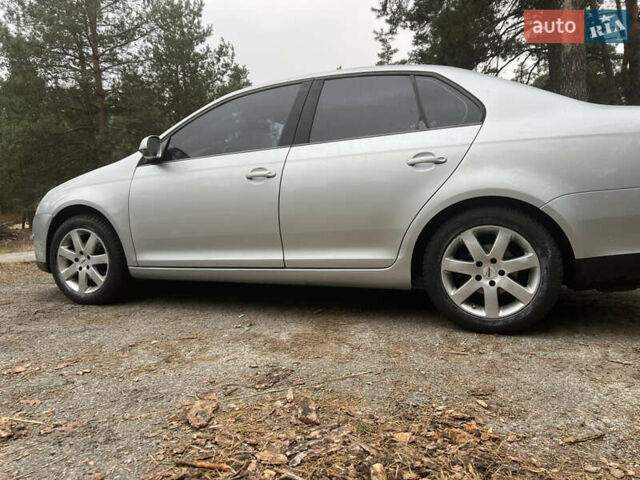 Сірий Фольксваген Джетта, об'ємом двигуна 1.6 л та пробігом 179 тис. км за 4000 $, фото 1 на Automoto.ua