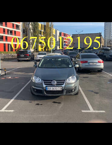 Серый Фольксваген Джетта, объемом двигателя 1.6 л и пробегом 400 тыс. км за 5500 $, фото 1 на Automoto.ua