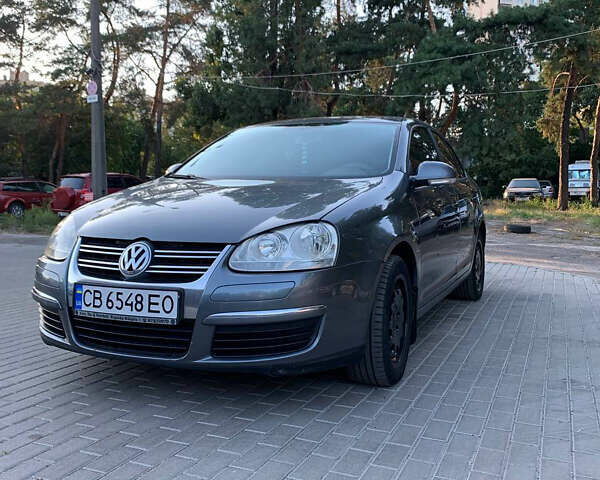 Серый Фольксваген Джетта, объемом двигателя 1.6 л и пробегом 205 тыс. км за 5500 $, фото 1 на Automoto.ua