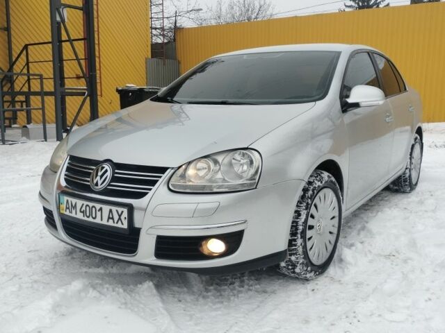 Сірий Фольксваген Джетта, об'ємом двигуна 1.6 л та пробігом 340 тис. км за 4800 $, фото 1 на Automoto.ua