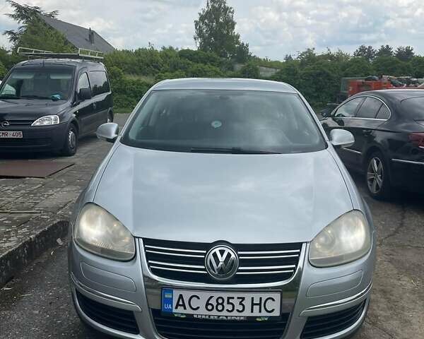 Серый Фольксваген Джетта, объемом двигателя 2 л и пробегом 287 тыс. км за 6300 $, фото 1 на Automoto.ua