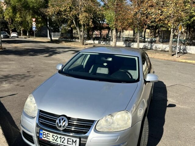 Серый Фольксваген Джетта, объемом двигателя 1.6 л и пробегом 188 тыс. км за 5100 $, фото 1 на Automoto.ua