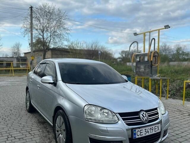 Сірий Фольксваген Джетта, об'ємом двигуна 1.6 л та пробігом 312 тис. км за 5400 $, фото 1 на Automoto.ua