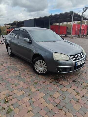 Серый Фольксваген Джетта, объемом двигателя 1.6 л и пробегом 295 тыс. км за 5500 $, фото 1 на Automoto.ua