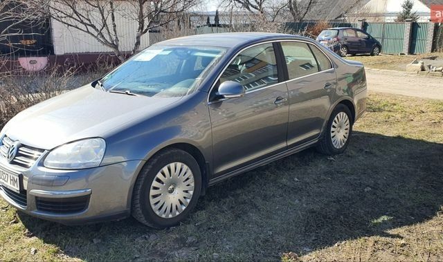 Серый Фольксваген Джетта, объемом двигателя 1.4 л и пробегом 168 тыс. км за 6500 $, фото 1 на Automoto.ua