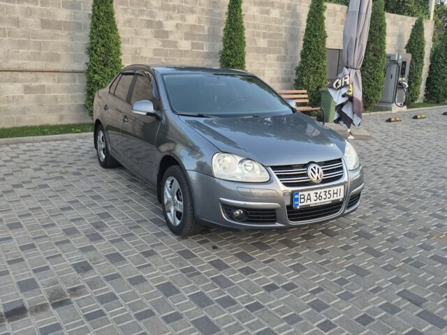 Серый Фольксваген Джетта, объемом двигателя 1.6 л и пробегом 286 тыс. км за 5900 $, фото 1 на Automoto.ua