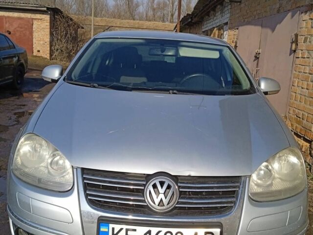 Серый Фольксваген Джетта, объемом двигателя 1.6 л и пробегом 333 тыс. км за 4850 $, фото 1 на Automoto.ua