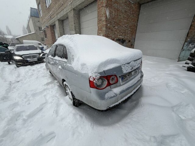 Сірий Фольксваген Джетта, об'ємом двигуна 1.6 л та пробігом 250 тис. км за 2999 $, фото 1 на Automoto.ua