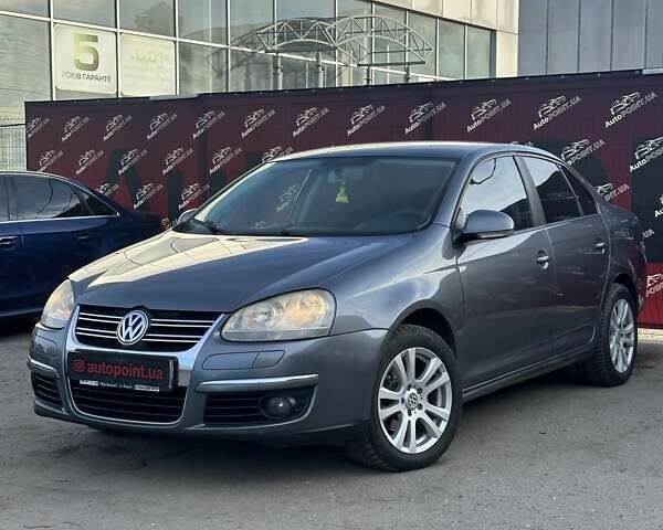 Серый Фольксваген Джетта, объемом двигателя 1.6 л и пробегом 245 тыс. км за 6500 $, фото 1 на Automoto.ua