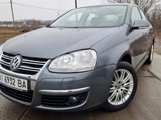 Серый Фольксваген Джетта, объемом двигателя 1.6 л и пробегом 85 тыс. км за 7750 $, фото 1 на Automoto.ua