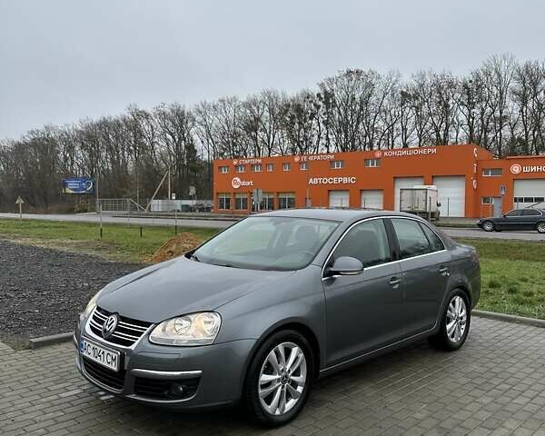 Серый Фольксваген Джетта, объемом двигателя 1.9 л и пробегом 315 тыс. км за 5500 $, фото 1 на Automoto.ua