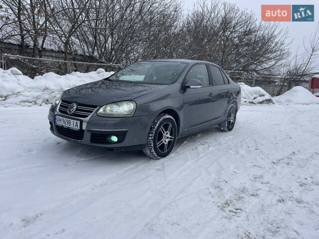Серый Фольксваген Джетта, объемом двигателя 1.9 л и пробегом 365 тыс. км за 5950 $, фото 1 на Automoto.ua