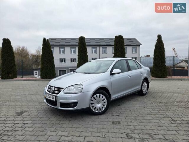 Серый Фольксваген Джетта, объемом двигателя 1.6 л и пробегом 126 тыс. км за 6700 $, фото 1 на Automoto.ua