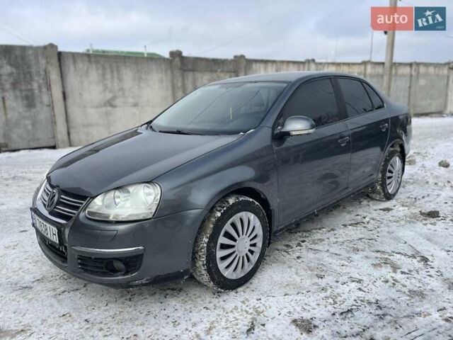Серый Фольксваген Джетта, объемом двигателя 1.9 л и пробегом 290 тыс. км за 4900 $, фото 1 на Automoto.ua