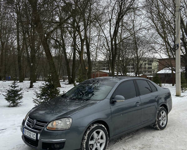 Серый Фольксваген Джетта, объемом двигателя 1.6 л и пробегом 246 тыс. км за 5500 $, фото 1 на Automoto.ua