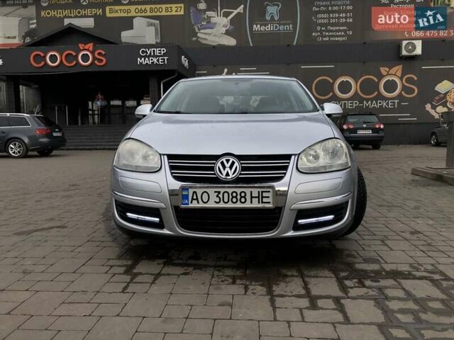 Сірий Фольксваген Джетта, об'ємом двигуна 1.6 л та пробігом 190 тис. км за 5800 $, фото 1 на Automoto.ua