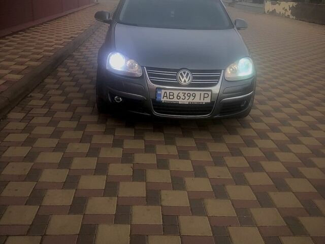 Сірий Фольксваген Джетта, об'ємом двигуна 1.6 л та пробігом 260 тис. км за 4500 $, фото 1 на Automoto.ua