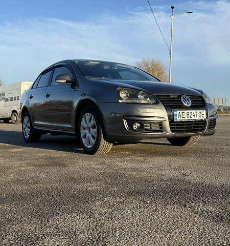 Сірий Фольксваген Джетта, об'ємом двигуна 1.6 л та пробігом 282 тис. км за 5900 $, фото 1 на Automoto.ua