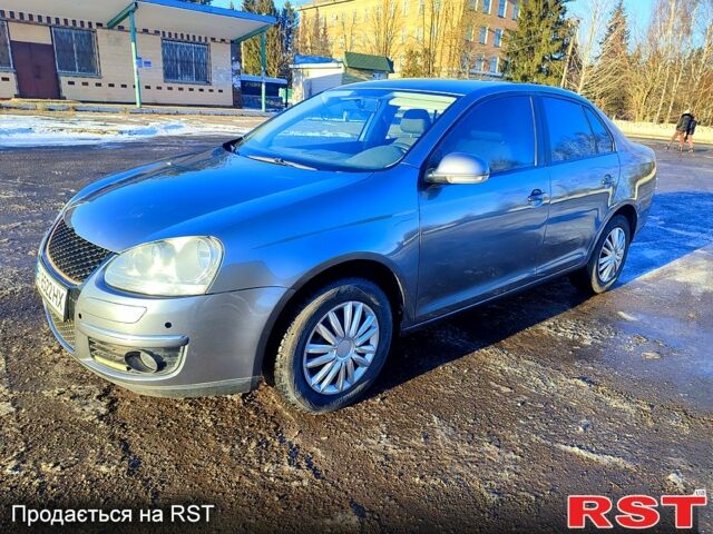 Серый Фольксваген Джетта, объемом двигателя 1.6 л и пробегом 213 тыс. км за 5999 $, фото 1 на Automoto.ua