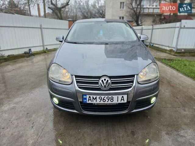 Серый Фольксваген Джетта, объемом двигателя 1.9 л и пробегом 360 тыс. км за 5900 $, фото 1 на Automoto.ua
