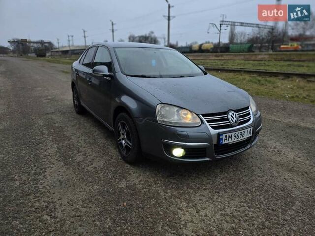Серый Фольксваген Джетта, объемом двигателя 1.9 л и пробегом 360 тыс. км за 5800 $, фото 1 на Automoto.ua