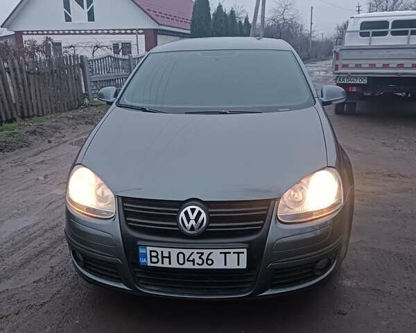Серый Фольксваген Джетта, объемом двигателя 1.39 л и пробегом 189 тыс. км за 5800 $, фото 1 на Automoto.ua