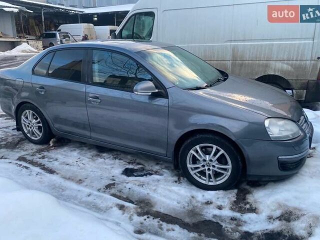 Сірий Фольксваген Джетта, об'ємом двигуна 2.48 л та пробігом 220 тис. км за 6700 $, фото 1 на Automoto.ua