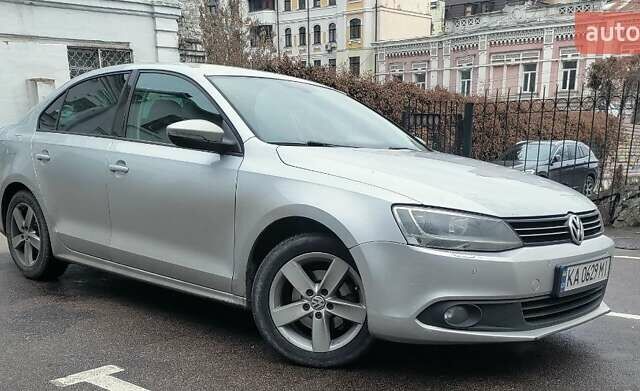 Сірий Фольксваген Джетта, об'ємом двигуна 1.6 л та пробігом 196 тис. км за 8950 $, фото 1 на Automoto.ua