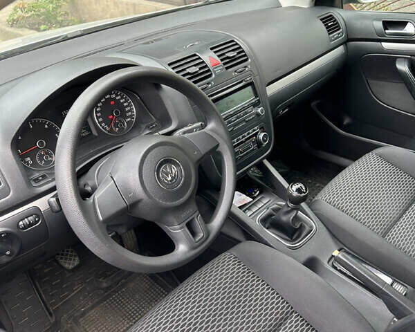 Серый Фольксваген Джетта, объемом двигателя 1.9 л и пробегом 215 тыс. км за 7000 $, фото 1 на Automoto.ua