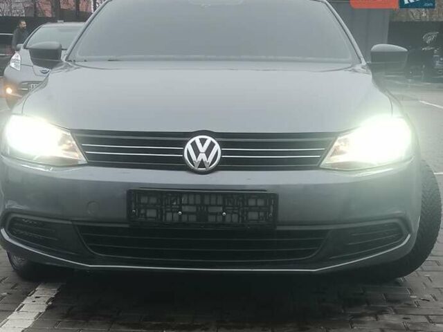 Сірий Фольксваген Джетта, об'ємом двигуна 1.97 л та пробігом 160 тис. км за 10000 $, фото 1 на Automoto.ua