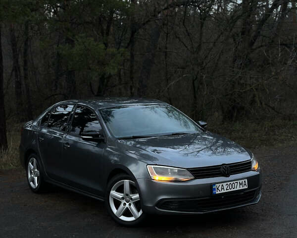 Сірий Фольксваген Джетта, об'ємом двигуна 2.48 л та пробігом 222 тис. км за 8700 $, фото 1 на Automoto.ua