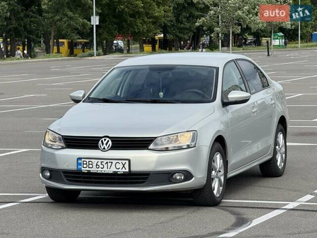 Серый Фольксваген Джетта, объемом двигателя 1.39 л и пробегом 139 тыс. км за 7999 $, фото 1 на Automoto.ua