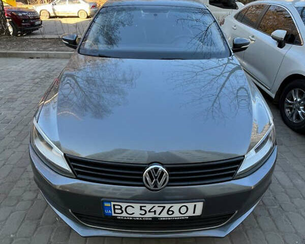 Серый Фольксваген Джетта, объемом двигателя 2.5 л и пробегом 145 тыс. км за 10000 $, фото 1 на Automoto.ua