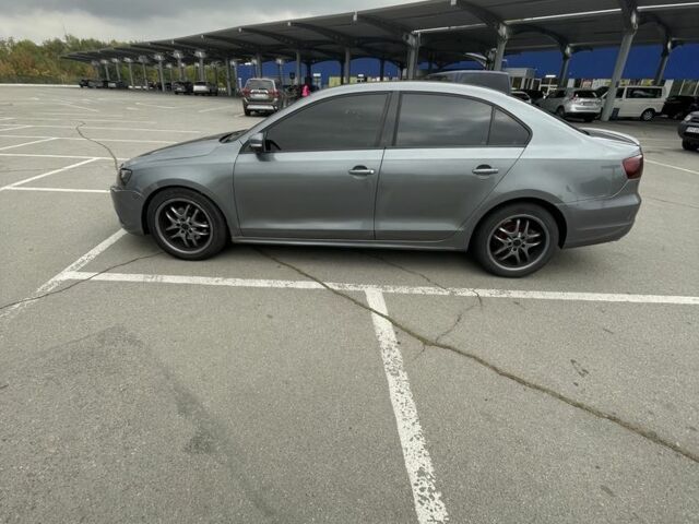 Серый Фольксваген Джетта, объемом двигателя 2.5 л и пробегом 240 тыс. км за 7500 $, фото 1 на Automoto.ua