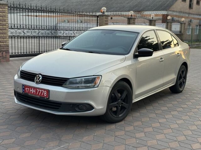 Сірий Фольксваген Джетта, об'ємом двигуна 2 л та пробігом 269 тис. км за 7999 $, фото 1 на Automoto.ua