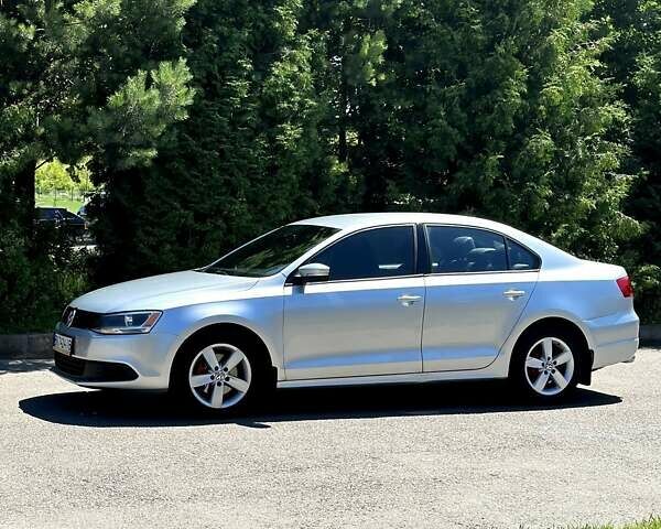 Сірий Фольксваген Джетта, об'ємом двигуна 2.48 л та пробігом 128 тис. км за 10300 $, фото 1 на Automoto.ua