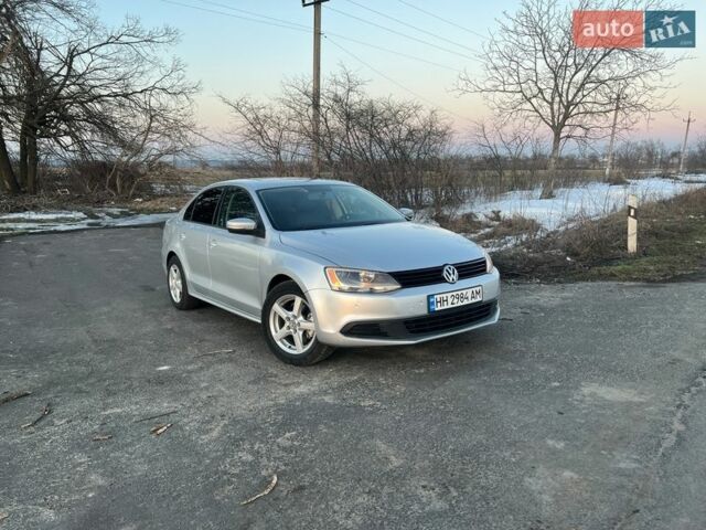 Серый Фольксваген Джетта, объемом двигателя 2.48 л и пробегом 275 тыс. км за 7200 $, фото 1 на Automoto.ua