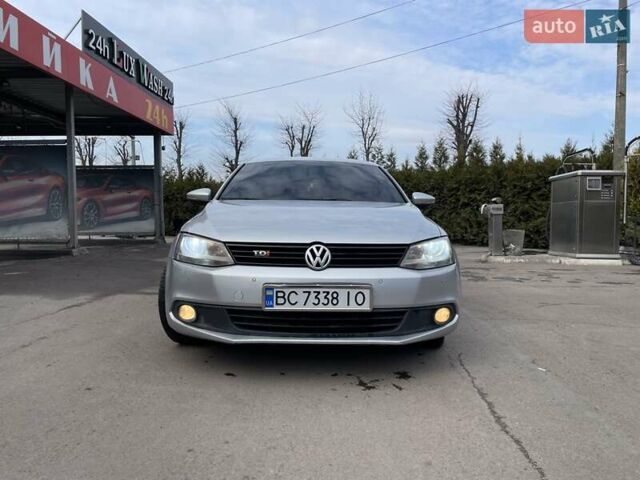 Серый Фольксваген Джетта, объемом двигателя 1.6 л и пробегом 317 тыс. км за 8900 $, фото 1 на Automoto.ua