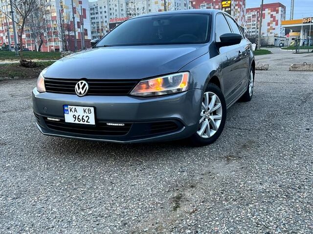 Серый Фольксваген Джетта, объемом двигателя 2.5 л и пробегом 260 тыс. км за 8500 $, фото 1 на Automoto.ua